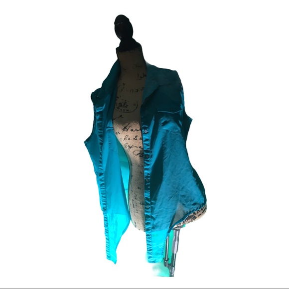 Tops - Turquoise Sleeveless Button Down Western